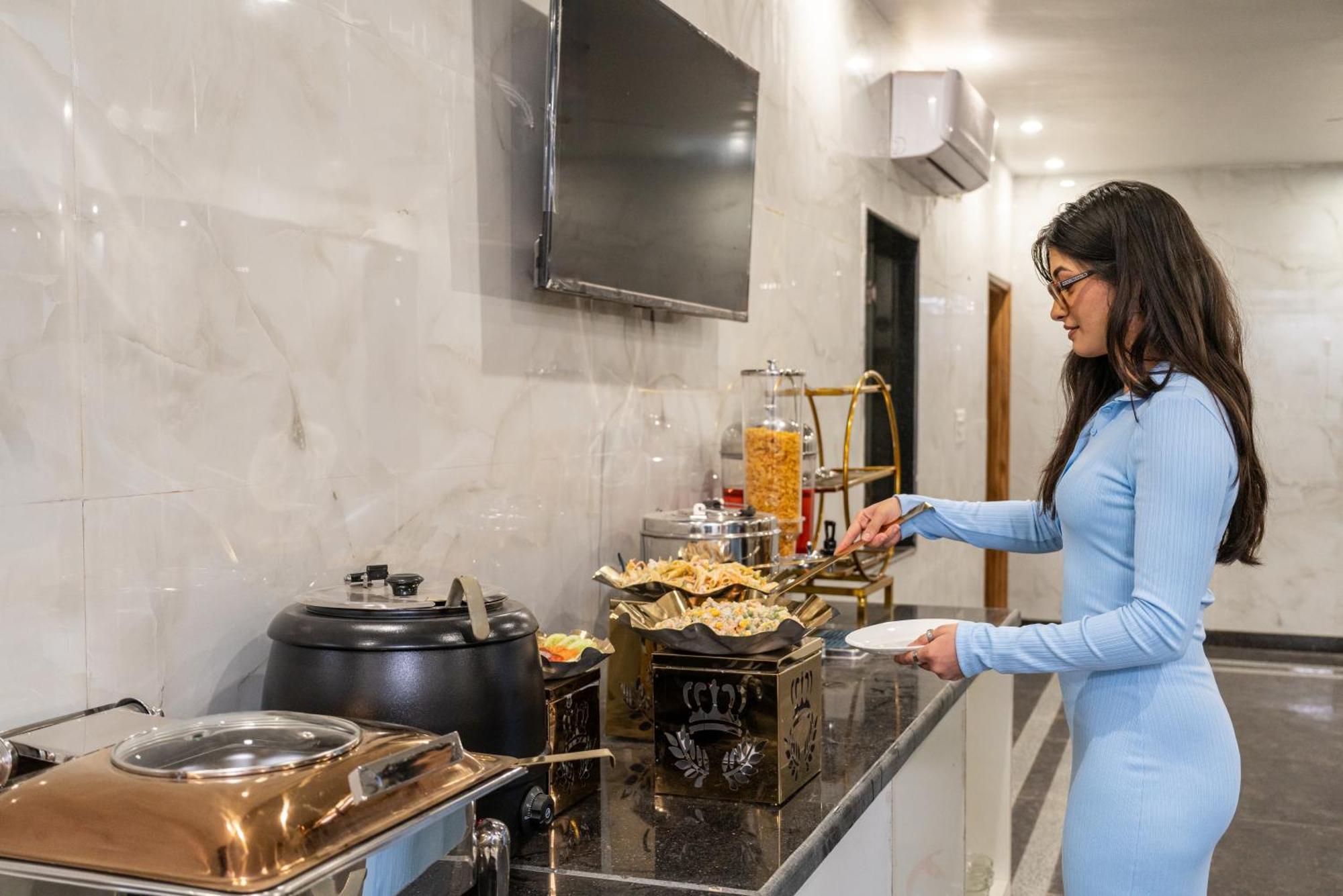 Lime Tree Hotel & One Bhk Serviced Apartment Noida - Sector 50 Metro Esterno foto
