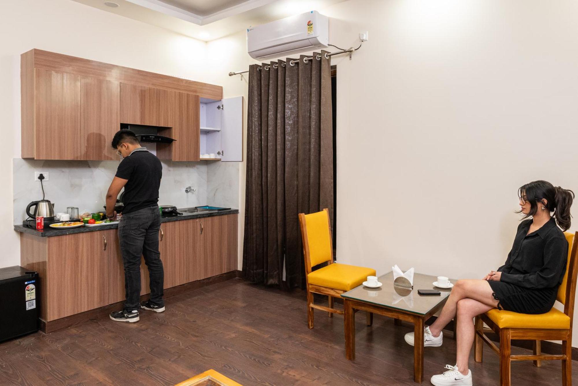 Lime Tree Hotel & One Bhk Serviced Apartment Noida - Sector 50 Metro Esterno foto