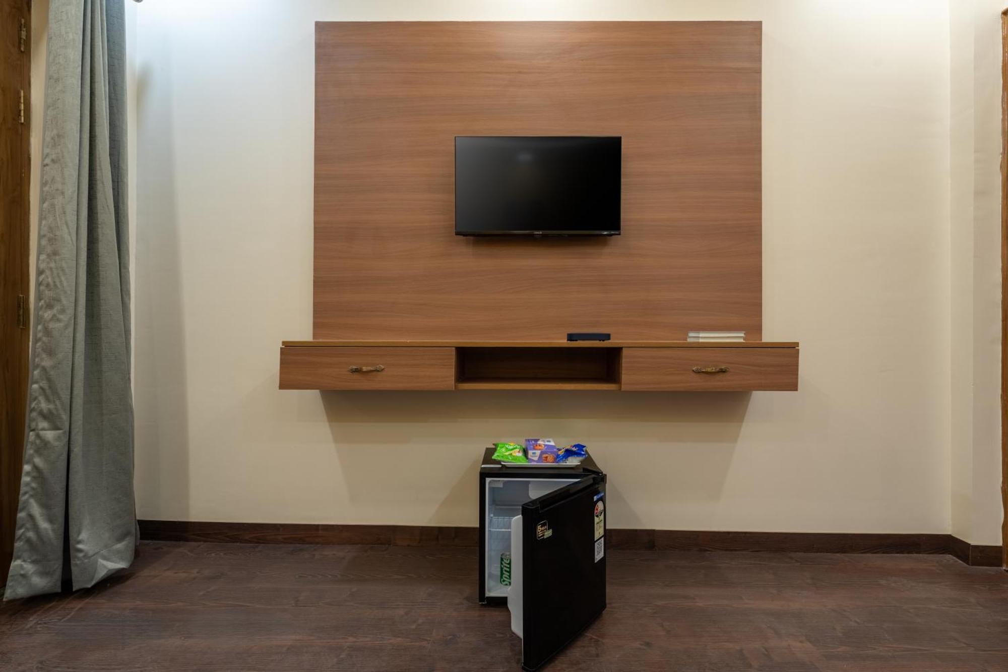 Lime Tree Hotel & One Bhk Serviced Apartment Noida - Sector 50 Metro Esterno foto